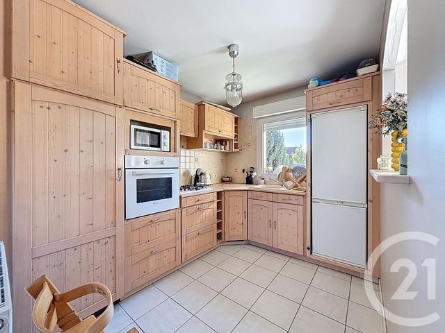 Appartement F3 à louer - 3 pièces - 61.0 m2 - ST PARRES AUX TERTRES - 10 - CHAMPAGNE-ARDENNE - Century 21 Martinot Immobilier