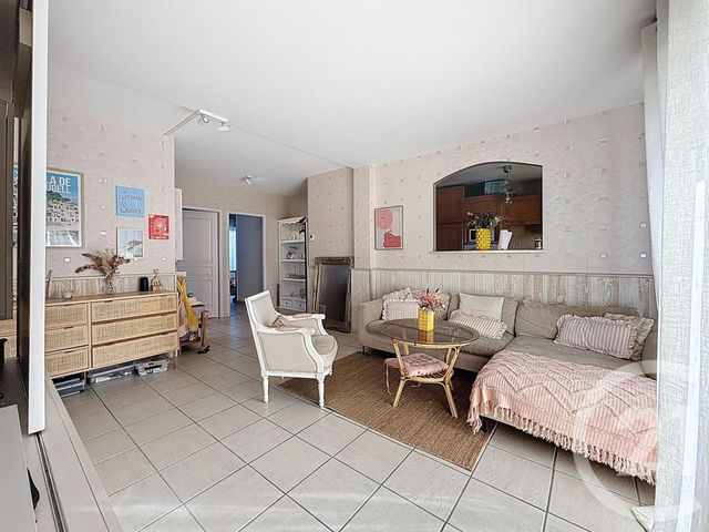 Appartement F3 à louer - 3 pièces - 61.0 m2 - ST PARRES AUX TERTRES - 10 - CHAMPAGNE-ARDENNE - Century 21 Martinot Immobilier