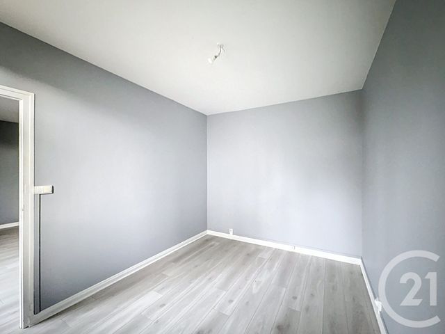 Appartement F2 à louer - 2 pièces - 48.0 m2 - ST ANDRE LES VERGERS - 10 - CHAMPAGNE-ARDENNE - Century 21 Martinot Immobilier