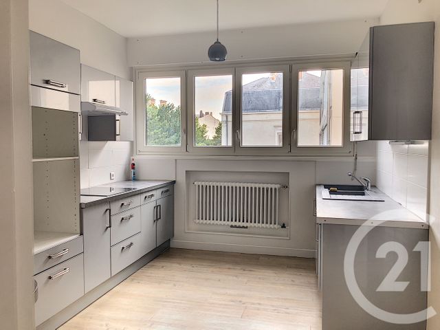 Appartement F6 à louer - 6 pièces - 163.0 m2 - TROYES - 10 - CHAMPAGNE-ARDENNE - Century 21 Martinot Immobilier