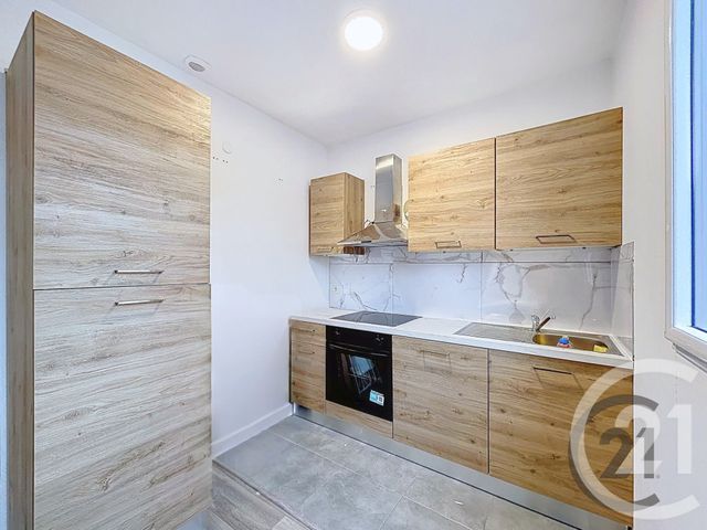 Appartement F3 à vendre - 3 pièces - 56.0 m2 - STE SAVINE - 10 - CHAMPAGNE-ARDENNE - Century 21 Martinot Immobilier