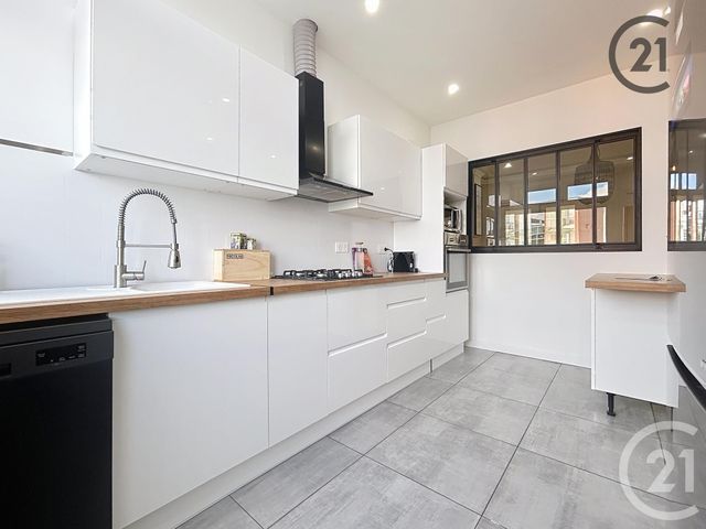 Appartement à louer - 5 pièces - 120.0 m2 - TROYES - 10 - CHAMPAGNE-ARDENNE - Century 21 Martinot Immobilier