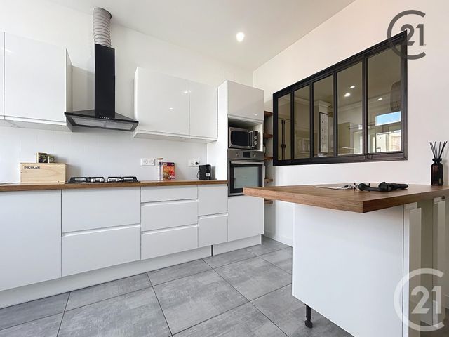 Appartement à louer - 5 pièces - 120.0 m2 - TROYES - 10 - CHAMPAGNE-ARDENNE - Century 21 Martinot Immobilier