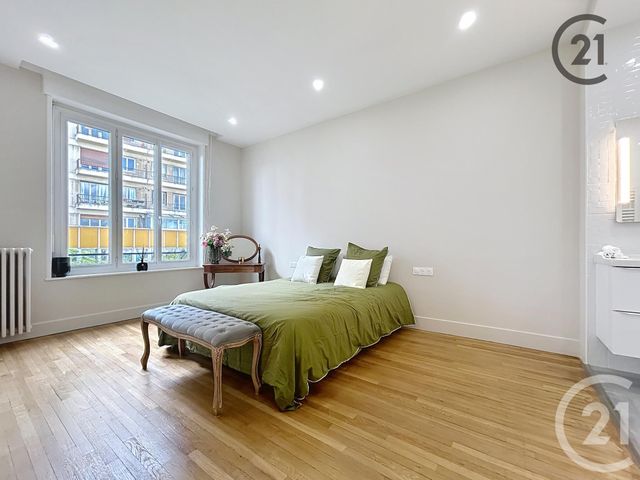 Appartement à louer - 5 pièces - 120.0 m2 - TROYES - 10 - CHAMPAGNE-ARDENNE - Century 21 Martinot Immobilier