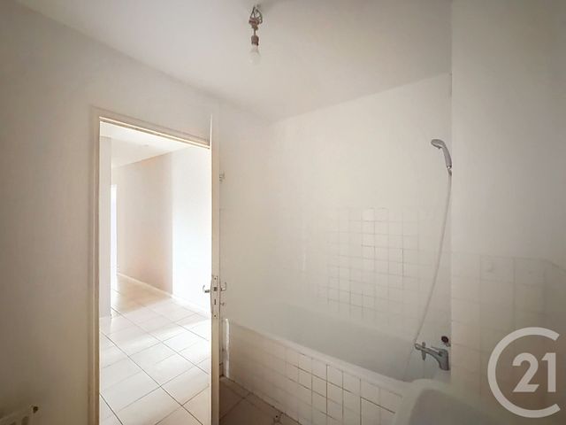 Appartement T5 à louer - 5 pièces - 94.0 m2 - TROYES - 10 - CHAMPAGNE-ARDENNE - Century 21 Martinot Immobilier