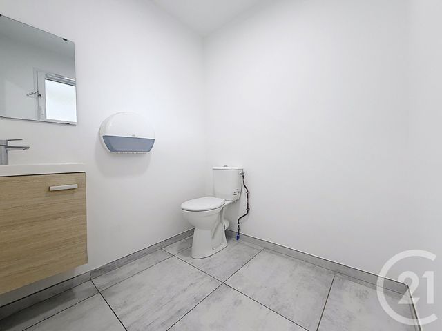 Appartement Local à louer - 3 pièces - 99.0 m2 - LA CHAPELLE ST LUC - 10 - CHAMPAGNE-ARDENNE - Century 21 Martinot Immobilier