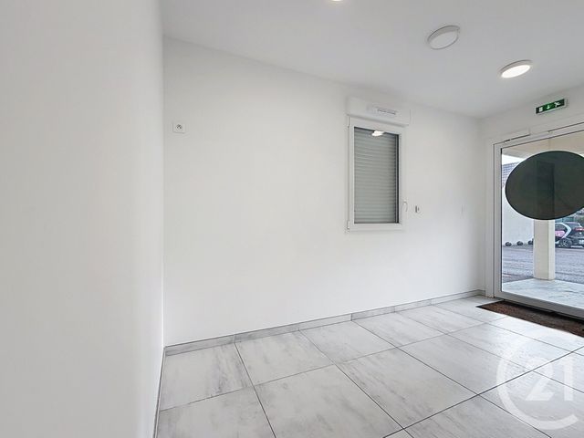 Appartement Local à louer - 3 pièces - 99.0 m2 - LA CHAPELLE ST LUC - 10 - CHAMPAGNE-ARDENNE - Century 21 Martinot Immobilier