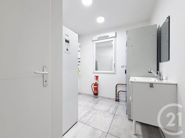 Appartement Local à louer - 3 pièces - 99.0 m2 - LA CHAPELLE ST LUC - 10 - CHAMPAGNE-ARDENNE - Century 21 Martinot Immobilier