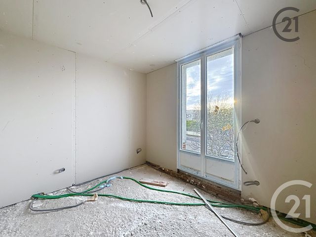 maison à vendre - 5 pièces - 88.0 m2 - ST JULIEN LES VILLAS - 10 - CHAMPAGNE-ARDENNE - Century 21 Martinot Immobilier