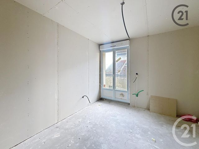 maison à vendre - 5 pièces - 88.0 m2 - ST JULIEN LES VILLAS - 10 - CHAMPAGNE-ARDENNE - Century 21 Martinot Immobilier