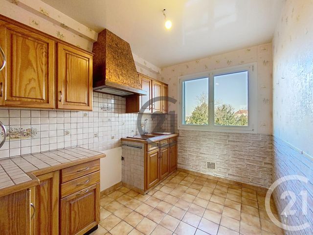 Appartement T2 à vendre - 2 pièces - 64.37 m2 - STE SAVINE - 10 - CHAMPAGNE-ARDENNE - Century 21 Martinot Immobilier