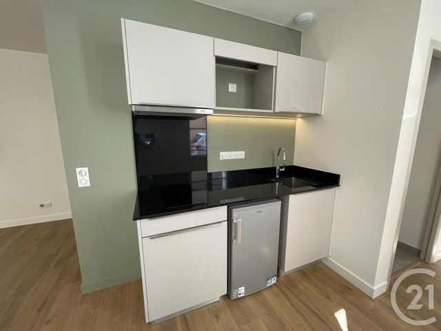 Appartement F1 à louer - 2 pièces - 32.0 m2 - TROYES - 10 - CHAMPAGNE-ARDENNE - Century 21 Martinot Immobilier