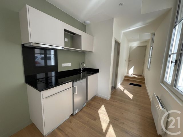 Appartement F1 à louer - 2 pièces - 32.0 m2 - TROYES - 10 - CHAMPAGNE-ARDENNE - Century 21 Martinot Immobilier