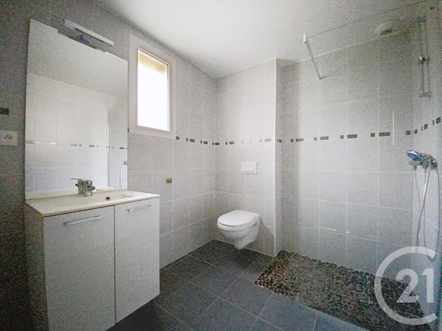 Appartement F3 à louer - 3 pièces - 53.81 m2 - ST ANDRE LES VERGERS - 10 - CHAMPAGNE-ARDENNE - Century 21 Martinot Immobilier