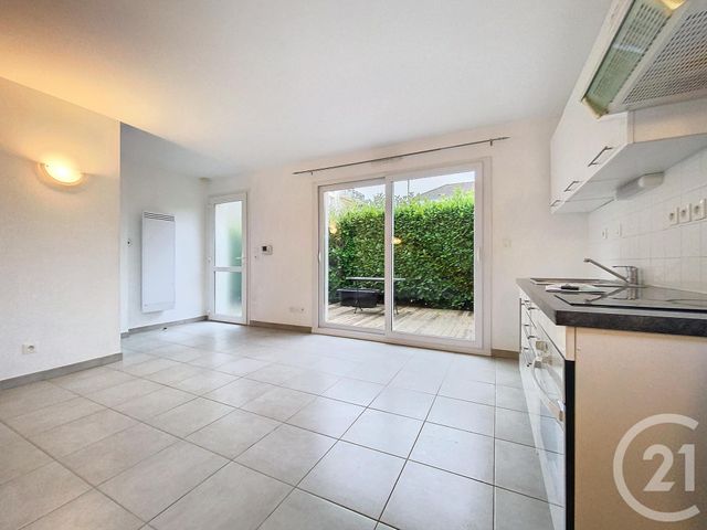 Appartement F3 à louer - 3 pièces - 53.81 m2 - ST ANDRE LES VERGERS - 10 - CHAMPAGNE-ARDENNE - Century 21 Martinot Immobilier