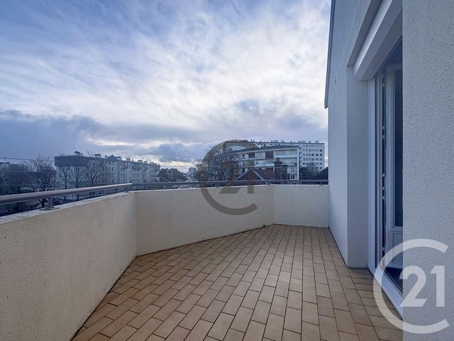 Appartement T3 à louer - 3 pièces - 78.35 m2 - TROYES - 10 - CHAMPAGNE-ARDENNE - Century 21 Martinot Immobilier