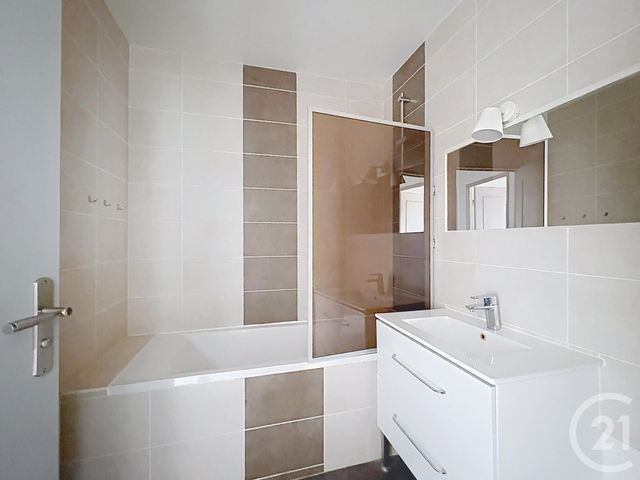 Appartement T3 à louer - 3 pièces - 78.35 m2 - TROYES - 10 - CHAMPAGNE-ARDENNE - Century 21 Martinot Immobilier