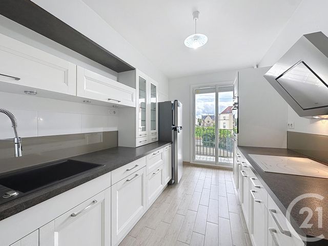 Appartement F4 à louer - 4 pièces - 101.52 m2 - TROYES - 10 - CHAMPAGNE-ARDENNE - Century 21 Martinot Immobilier