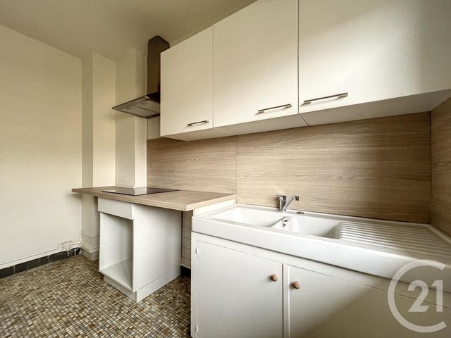 Appartement T3 à louer - 3 pièces - 66.97 m2 - TROYES - 10 - CHAMPAGNE-ARDENNE - Century 21 Martinot Immobilier