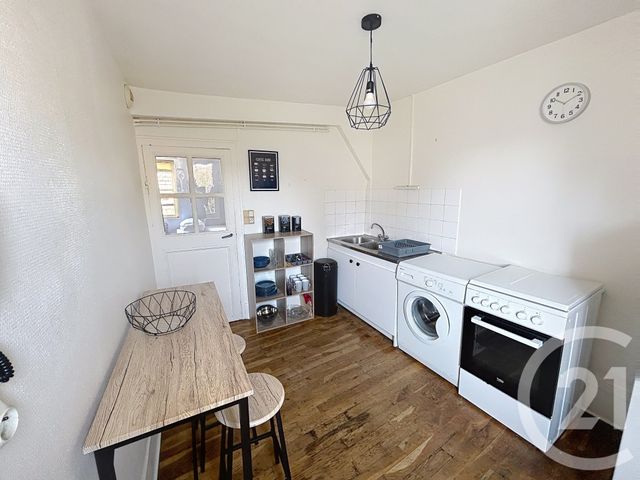 Appartement F1 à louer - 1 pièce - 33.0 m2 - TROYES - 10 - CHAMPAGNE-ARDENNE - Century 21 Martinot Immobilier