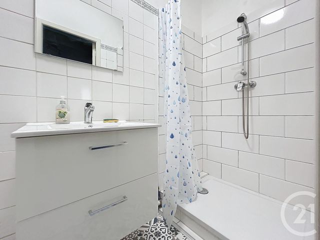 Appartement Studio à louer - 1 pièce - 31.95 m2 - TROYES - 10 - CHAMPAGNE-ARDENNE - Century 21 Martinot Immobilier