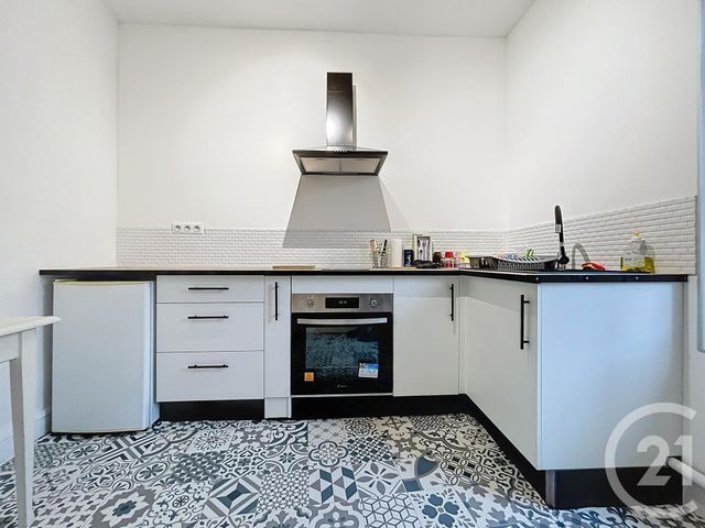 Appartement Studio à louer - 1 pièce - 31.95 m2 - TROYES - 10 - CHAMPAGNE-ARDENNE - Century 21 Martinot Immobilier