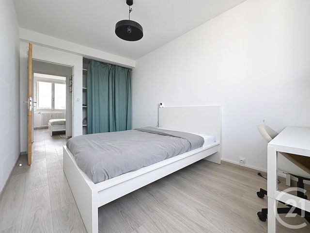 Appartement F4 à vendre - 4 pièces - 75.0 m2 - ST ANDRE LES VERGERS - 10 - CHAMPAGNE-ARDENNE - Century 21 Martinot Immobilier