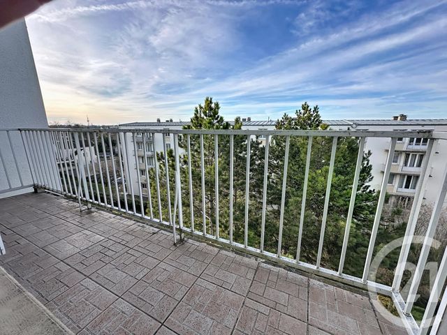 Appartement F4 à vendre - 4 pièces - 75.0 m2 - ST ANDRE LES VERGERS - 10 - CHAMPAGNE-ARDENNE - Century 21 Martinot Immobilier