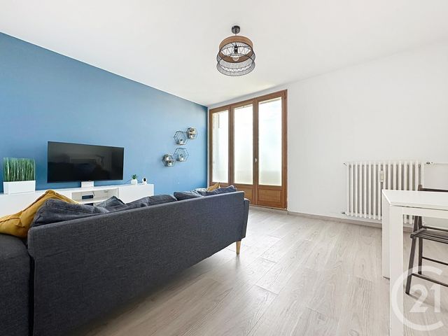 Appartement F4 à vendre - 4 pièces - 75.0 m2 - ST ANDRE LES VERGERS - 10 - CHAMPAGNE-ARDENNE - Century 21 Martinot Immobilier