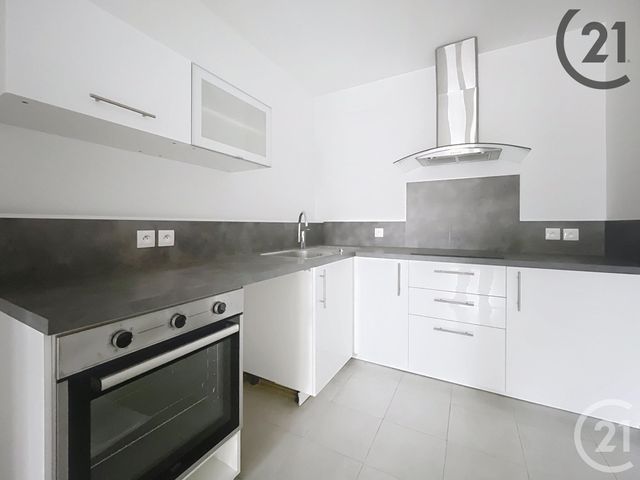 Appartement T2 à louer - 2 pièces - 52.0 m2 - TROYES - 10 - CHAMPAGNE-ARDENNE - Century 21 Martinot Immobilier