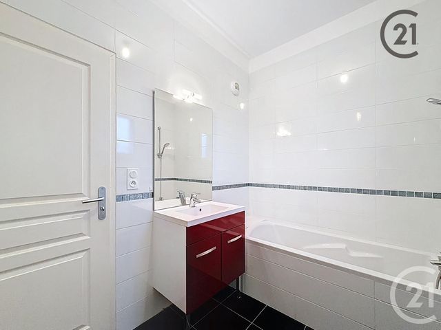 Appartement F3 à vendre - 3 pièces - 65.97 m2 - TROYES - 10 - CHAMPAGNE-ARDENNE - Century 21 Martinot Immobilier