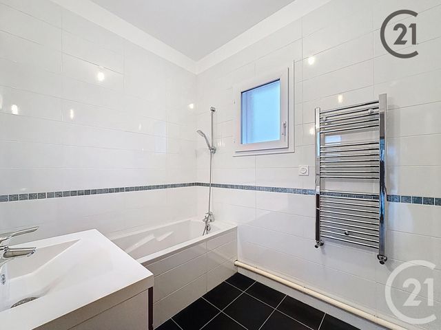 Appartement F3 à vendre - 3 pièces - 65.97 m2 - TROYES - 10 - CHAMPAGNE-ARDENNE - Century 21 Martinot Immobilier