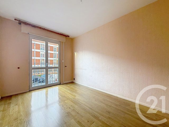 Appartement F4 à vendre - 4 pièces - 79.0 m2 - ST ANDRE LES VERGERS - 10 - CHAMPAGNE-ARDENNE - Century 21 Martinot Immobilier