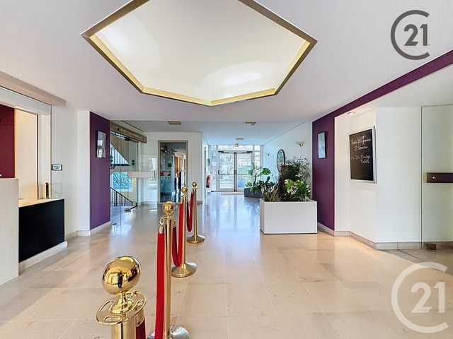 Appartement T2 à louer - 2 pièces - 61.7 m2 - TROYES - 10 - CHAMPAGNE-ARDENNE - Century 21 Martinot Immobilier