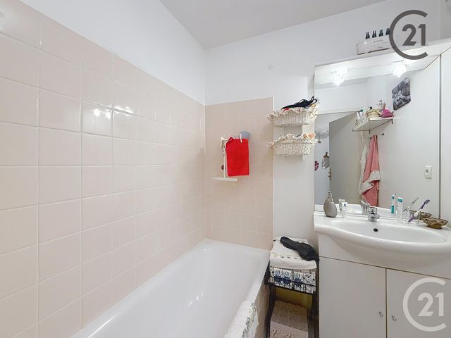 Appartement T2 à vendre - 2 pièces - 47.8 m2 - TROYES - 10 - CHAMPAGNE-ARDENNE - Century 21 Martinot Immobilier