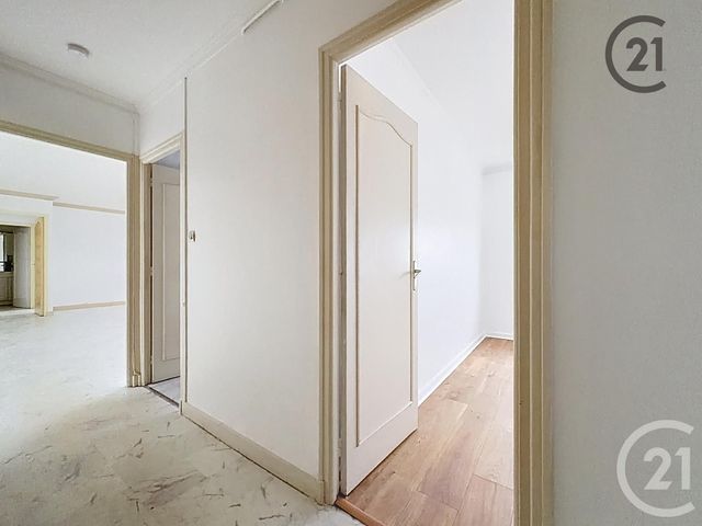 Appartement T3 à louer - 3 pièces - 66.32 m2 - TROYES - 10 - CHAMPAGNE-ARDENNE - Century 21 Martinot Immobilier