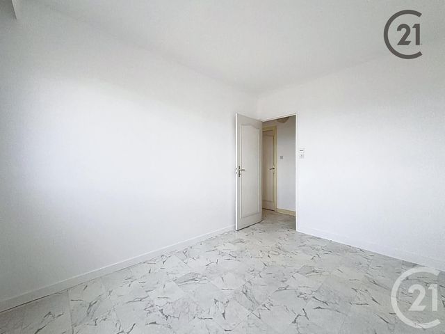 Appartement T3 à louer - 3 pièces - 66.32 m2 - TROYES - 10 - CHAMPAGNE-ARDENNE - Century 21 Martinot Immobilier