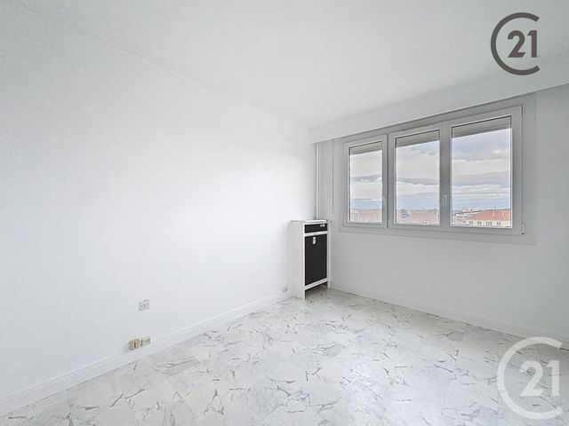 Appartement T3 à louer - 3 pièces - 66.32 m2 - TROYES - 10 - CHAMPAGNE-ARDENNE - Century 21 Martinot Immobilier