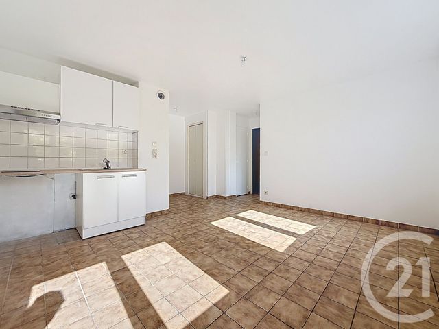 Appartement F2 à louer - 2 pièces - 32.4 m2 - TROYES - 10 - CHAMPAGNE-ARDENNE - Century 21 Martinot Immobilier