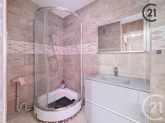 Appartement à vendre - 4 pièces - 71.0 m2 - TROYES - 10 - CHAMPAGNE-ARDENNE - Century 21 Martinot Immobilier