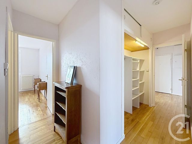 Appartement à vendre - 5 pièces - 91.0 m2 - ST ANDRE LES VERGERS - 10 - CHAMPAGNE-ARDENNE - Century 21 Martinot Immobilier