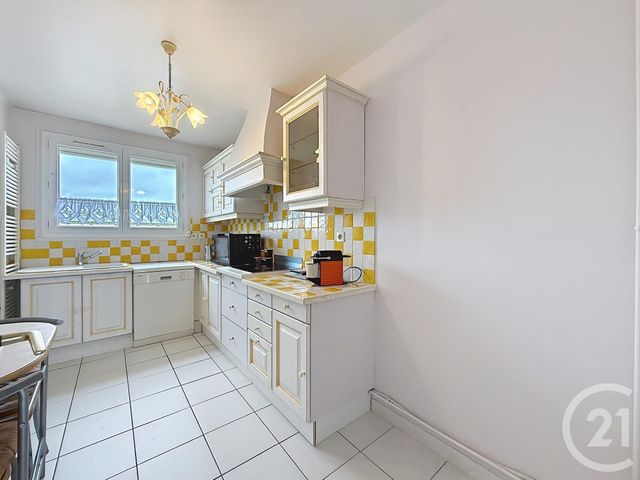 Appartement à vendre - 5 pièces - 91.0 m2 - ST ANDRE LES VERGERS - 10 - CHAMPAGNE-ARDENNE - Century 21 Martinot Immobilier