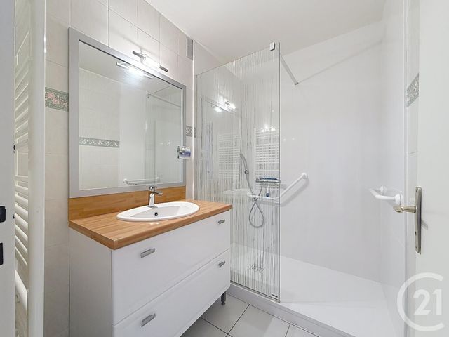 Appartement à vendre - 5 pièces - 91.0 m2 - ST ANDRE LES VERGERS - 10 - CHAMPAGNE-ARDENNE - Century 21 Martinot Immobilier