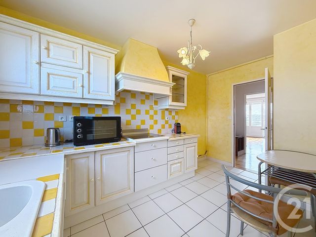 Appartement à vendre - 5 pièces - 91.0 m2 - ST ANDRE LES VERGERS - 10 - CHAMPAGNE-ARDENNE - Century 21 Martinot Immobilier