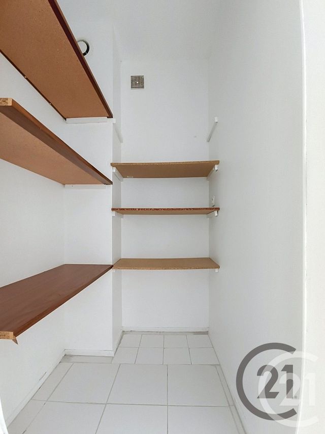 Appartement F2 à louer - 2 pièces - 46.0 m2 - ST JULIEN LES VILLAS - 10 - CHAMPAGNE-ARDENNE - Century 21 Martinot Immobilier