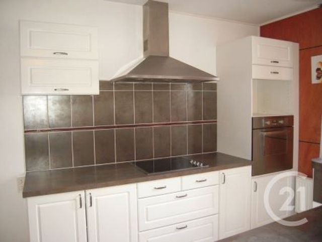 Appartement F3 à louer - 3 pièces - 62.3 m2 - STE SAVINE - 10 - CHAMPAGNE-ARDENNE - Century 21 Martinot Immobilier