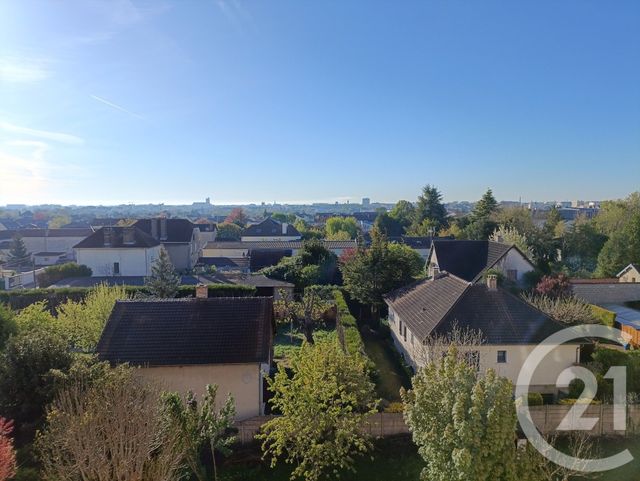 Appartement à louer - 4 pièces - 68.0 m2 - LA CHAPELLE ST LUC - 10 - CHAMPAGNE-ARDENNE - Century 21 Martinot Immobilier
