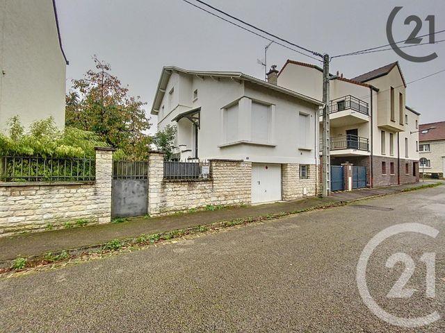 maison à louer - 5 pièces - 115.0 m2 - TROYES - 10 - CHAMPAGNE-ARDENNE - Century 21 Martinot Immobilier