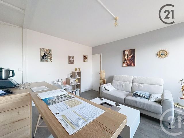 Appartement F2 à louer - 2 pièces - 41.58 m2 - STE SAVINE - 10 - CHAMPAGNE-ARDENNE - Century 21 Martinot Immobilier