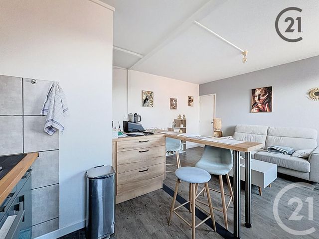 Appartement F2 à louer - 2 pièces - 41.58 m2 - STE SAVINE - 10 - CHAMPAGNE-ARDENNE - Century 21 Martinot Immobilier